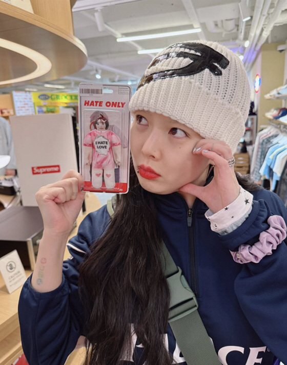 Hyun-ah, ♥ Yong Jun-hyung is on a date. Lip Chuu's cute spirit is passing by like crazy