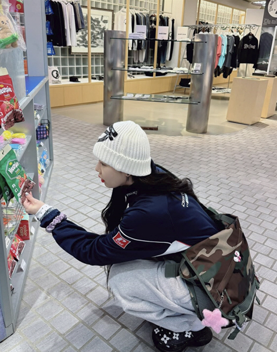 Hyun-ah, ♥ Yong Jun-hyung is on a date. Lip Chuu's cute spirit is passing by like crazy