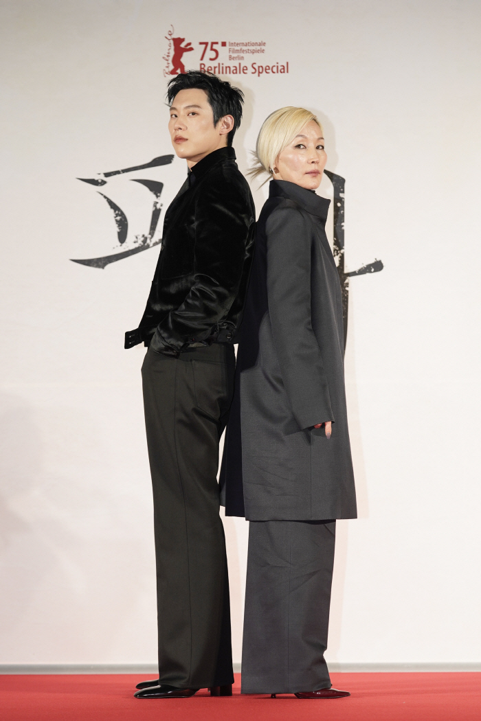 I fell to my knees in front of the audience…63-year-old Lee Hye-young's sincerity and desperation for breakthrough.