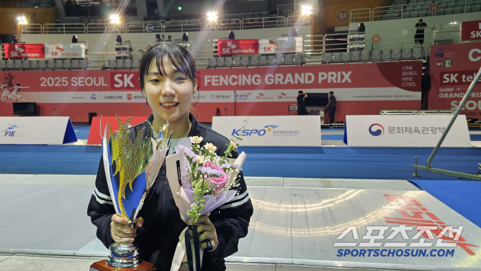 Jeon Ha-young, who was called Oh Sang-wook, won the SKT Grand Prix 女 Sabres for the first time in history, and now tries the World Championship and the Championship!