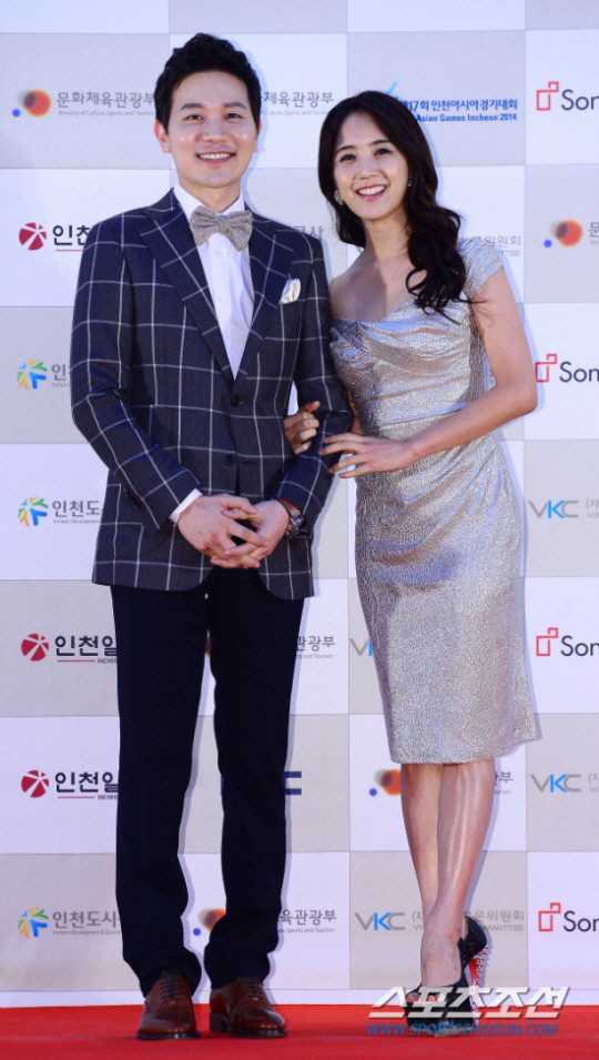 Lee Ji-ae ♥ Kim Jung-geun unveils Apgujeong Apartment, a good view restaurant. It's good to space out while watching the Han River
