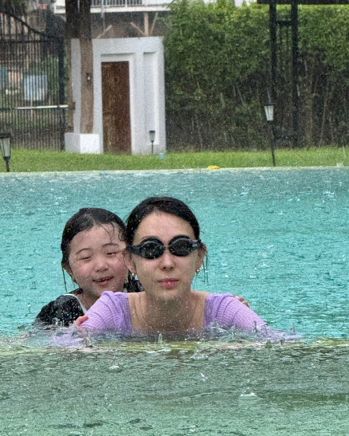 Lee Ji-hye, a sad incident during a trip to Thailand, smashed her cell phone and almost broke up with her children