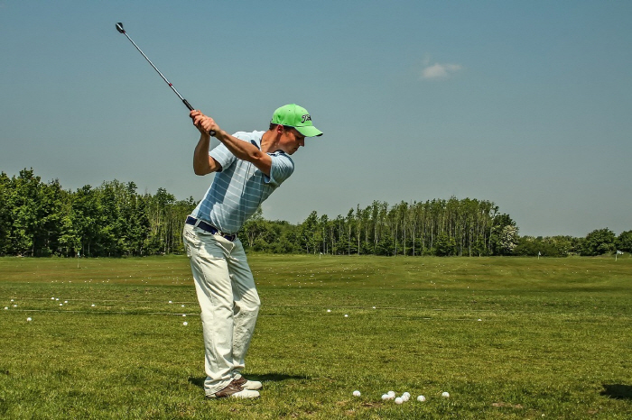 Swing, shoulder...Golf's called rotator cuff tear, treatment?