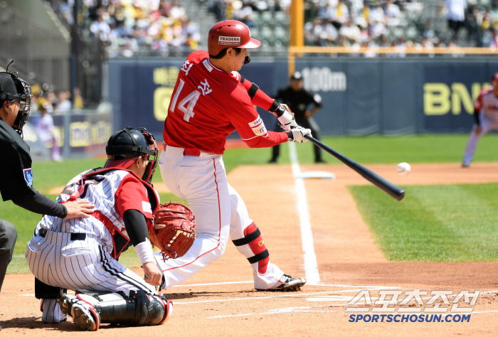 2 home runs up to 500...Living Legend Choi Jung, 3 home runs in 4 days → All three at-bat in the first inning 