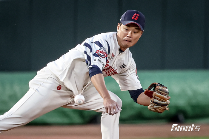 36G 0 Home Run Shock Report → Are you done analyzing? He was the best player in the team last year… The master's patience... 