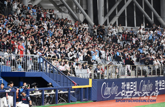 Doubles the joy. At least 3 million games are played on Children's Day. Samsung, up 40%, is still No. 1 in attendance. KIA is reduced 