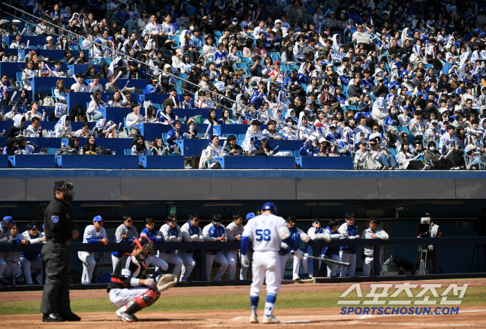 Doubles the joy. At least 3 million games are played on Children's Day. Samsung, up 40%, is still No. 1 in attendance. KIA is reduced 