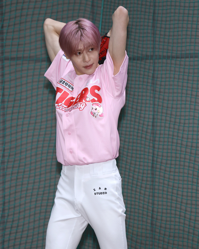 NCT Xion's first pitch at Champions Field also popped...The main character in the animation is Xion Ping