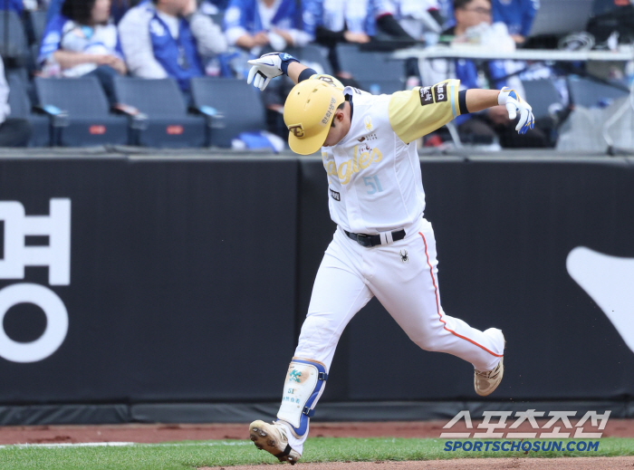 Please hit a home run Reply from the player who was replaced by the reprimand, three home runs in four games, and the wing of the emerging Samsung killer (Daejeon site)