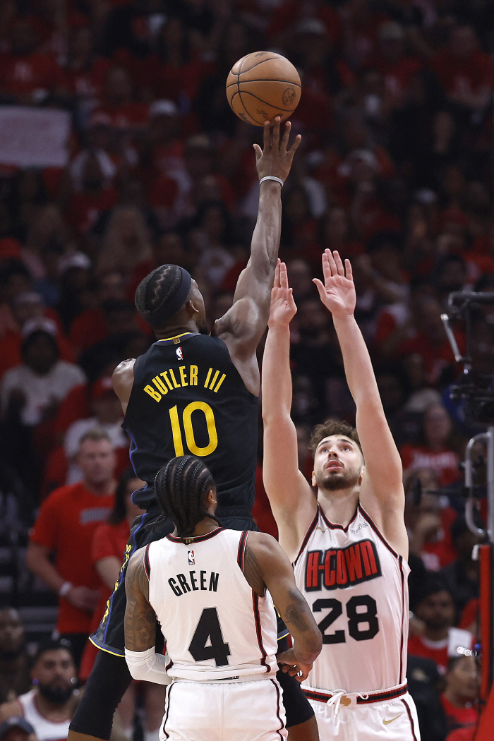 Secret weapon 81.8% hit the 3-point shot  PODN Butler dominate the match. GS won 103 to 89 against Houston after a blood fight in Game 7. Upset, and the last one in the West semifinals