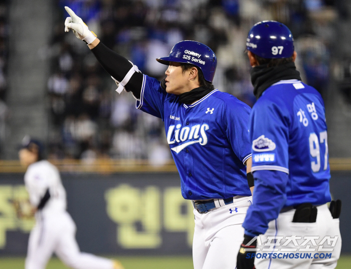 The team that hit the original team was Samsung51,000 hits were also achieved for the first time by 10 teams 