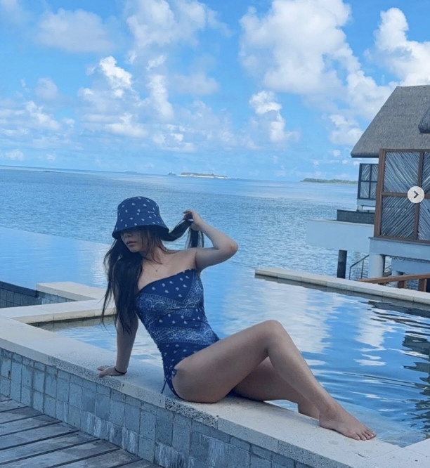 Ailee, you showed off your glam body...♥ Finishing a hot honeymoon with Choi Si-hoon