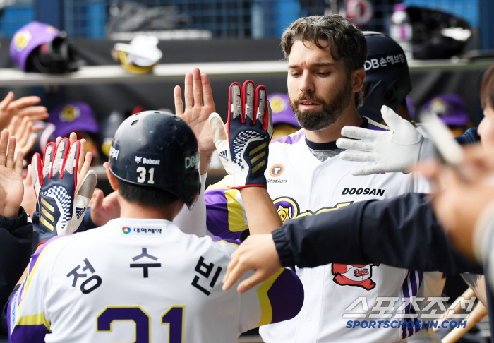 Doosan's reef has won three games in a row! The pain in the knee of a lucky foreign hitter.. Not even a substitute → This happened in the past