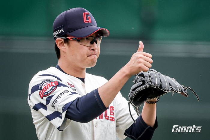 Glasses, aces, coming in the rain! 7 scoreless innings → Escaped 3 consecutive losses → Leading multiple wins...Lotte Wins 6-0 Over SSG