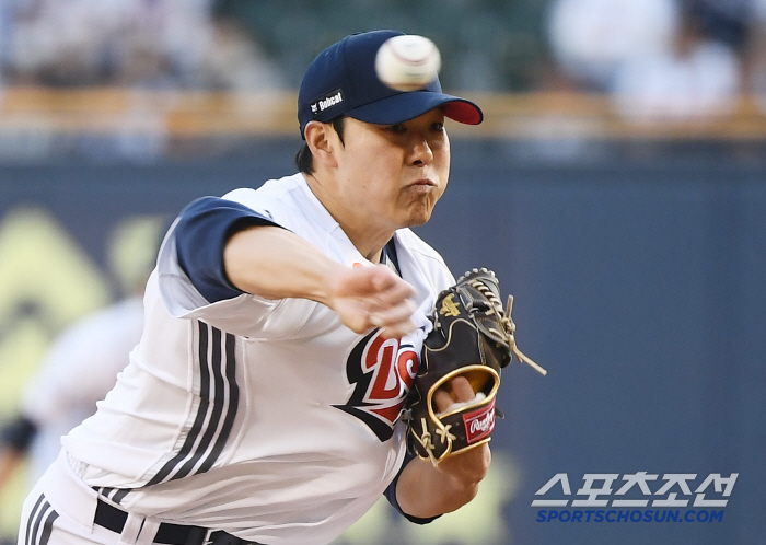 He's an FA, but he still doesn't have one win. → ERA 3.93 Bad luck even after throwing well