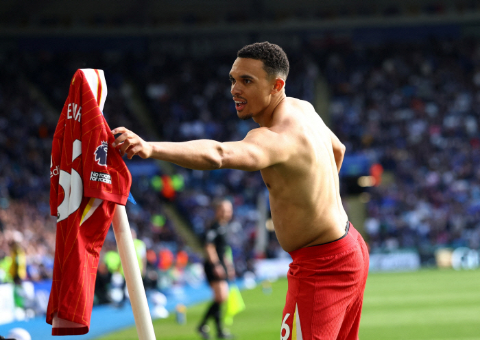 I've had fun so far. Salah, Egypt → Farewell to Alexander Arnold, the special helper