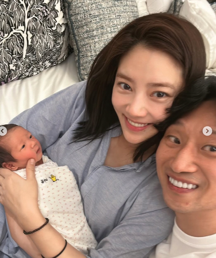 Lee Kyu-hyuk ♥ Son Dam-bi, an anterior placenta was not easy to give birth...Harder-than-expected surgery (my child)