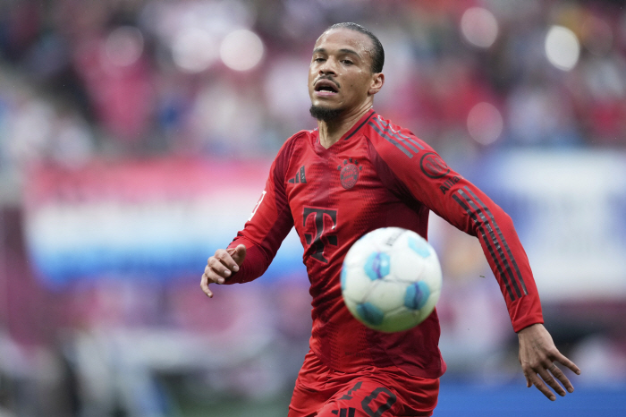 Man City life tattoo → sudden transfer  stay in Munich → strange winger who deceives sudden change fan and club in one day