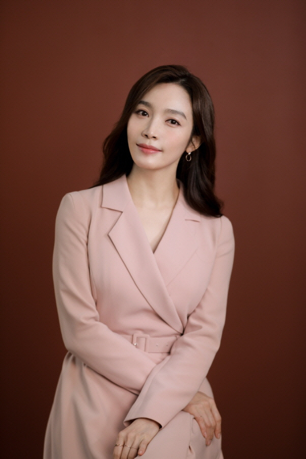  It's a solo concert hosted by Lee Minyoung and Shin Dongyup, so it's memorable for the members..Even after a few days, I'm laughing alone