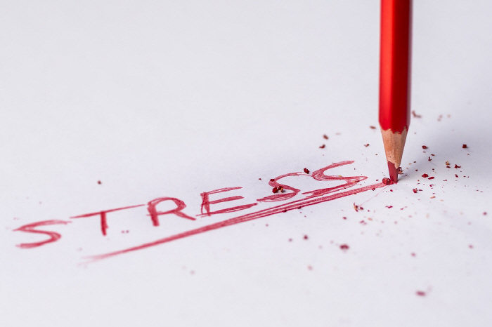 55% of the people are in a long-term state of indignation...Deep stress experience 55.4% in their 40s is the best