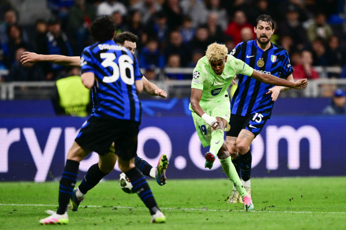 Awesome! This is soccer! In Inter Milan heaven, hell, heaven again, miraculous reversal complete. Grab Warsaw and advance to the Champions Final