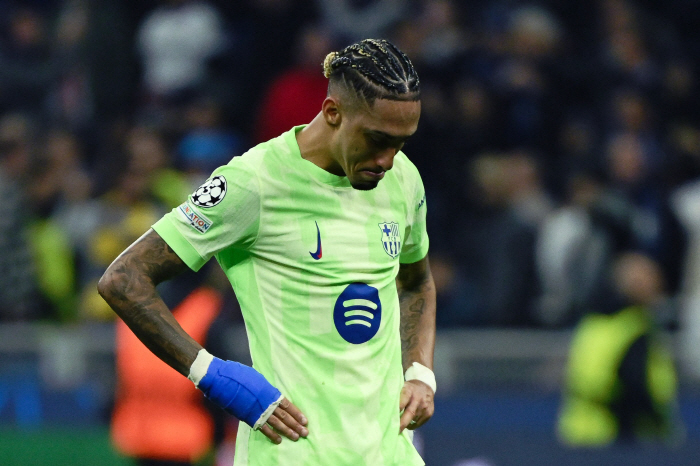 Awesome! This is soccer! In Inter Milan heaven, hell, heaven again, miraculous reversal complete. Grab Warsaw and advance to the Champions Final