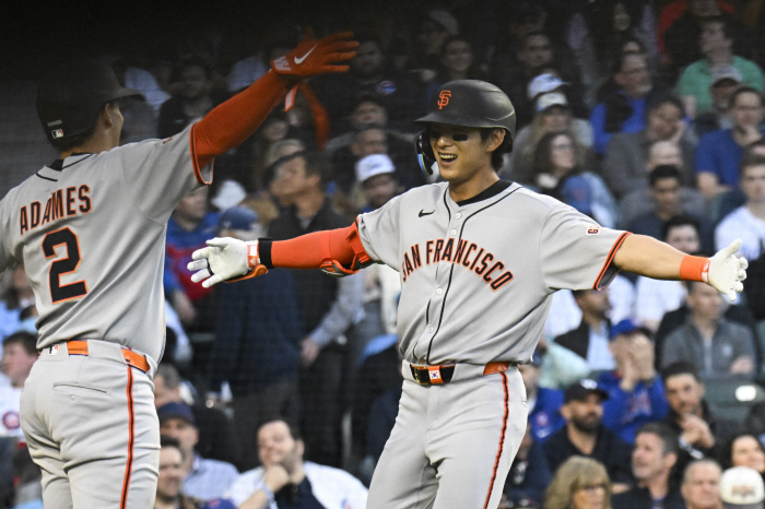 Lee Jung-hoo of SF achieved his fourth three-hit game of the season. Three RBIs including home runs. SF won 145
