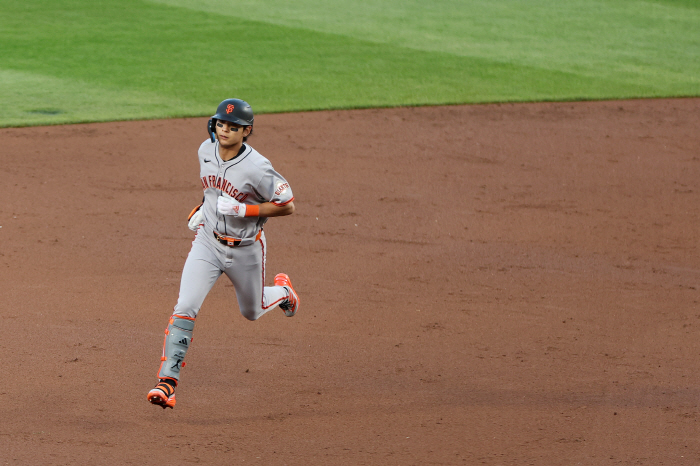  Lee Jung-hoo of SF achieved his fourth three-hit game of the season. Three RBIs including home runs. SF won 145