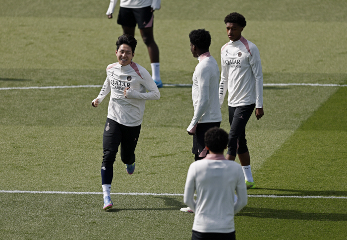 Crazy! Deleted PSG Lee Kang-in (24, Arsenal) Possibility to go to EPL The explosive director wants → Encourage Lee Kang-in to take the position