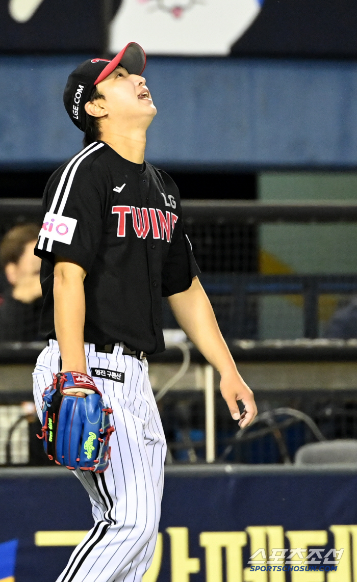 Ending the controversy over his stamina Kim Taek-yeon's early debut in the 8th inning, Doosan 52 come-from-behind victory. Four wins, one draw and four losses in nine consecutive games. LG's 2nd place is on the verge of a crash