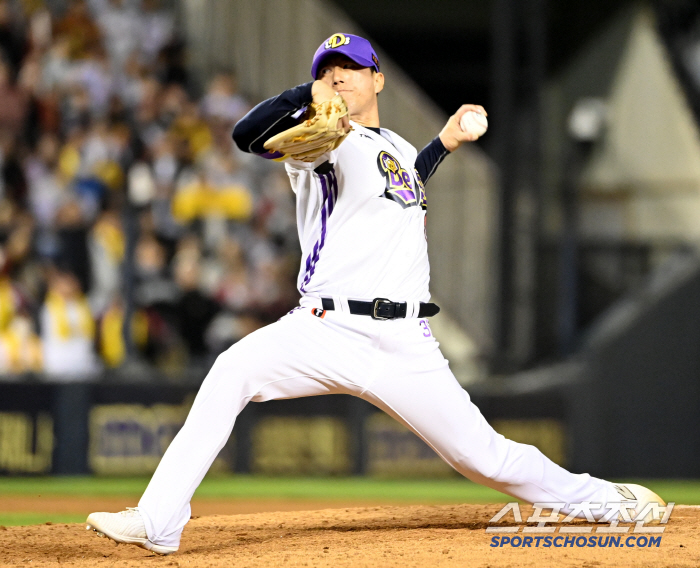 Ending the controversy over his stamina Kim Taek-yeon's early debut in the 8th inning, Doosan 52 come-from-behind victory. Four wins, one draw and four losses in nine consecutive games. LG's 2nd place is on the verge of a crash