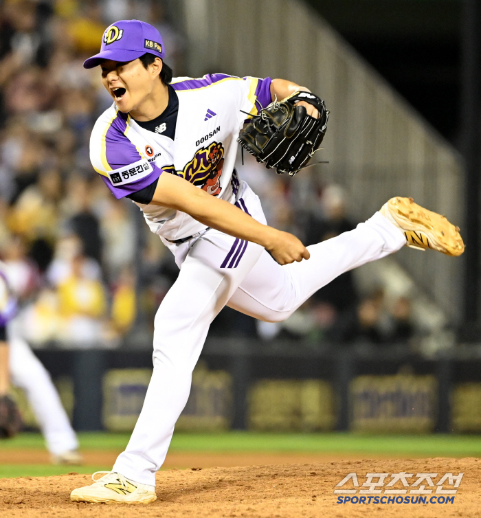 Ending the controversy over his stamina Kim Taek-yeon's early debut in the 8th inning, Doosan 52 come-from-behind victory. Four wins, one draw and four losses in nine consecutive games. LG's 2nd place is on the verge of a crash