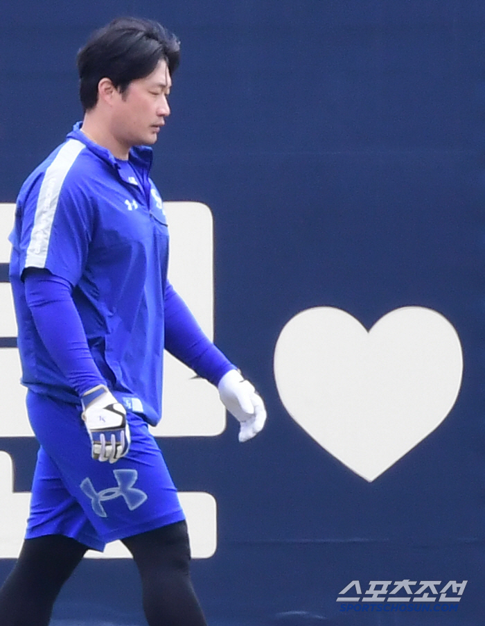 An essential player, as long as he's in shape... Four consecutive losses, loose bullpen eyes turn toward legend, Oh Seung-hwan starts his return with bullpen pitching