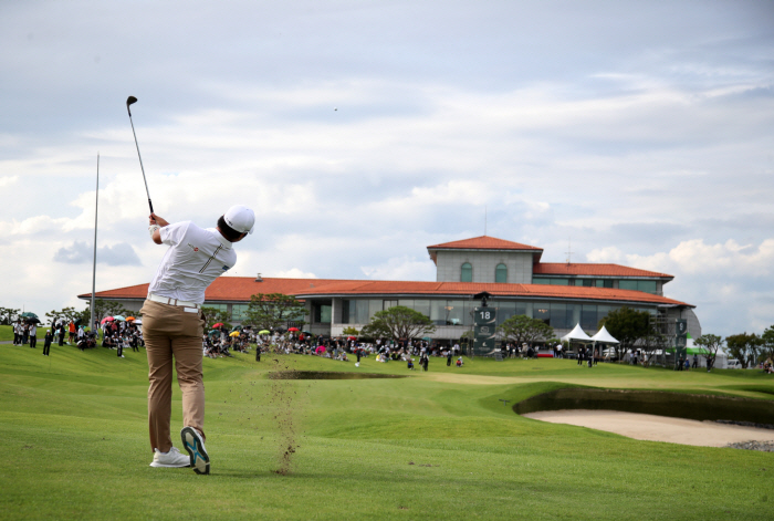Full donation → Benefits Double 2025 KPGA Gunsan CC Open Prize Charity Releases Pro-Am Package Ahead of KRW 1 Billion