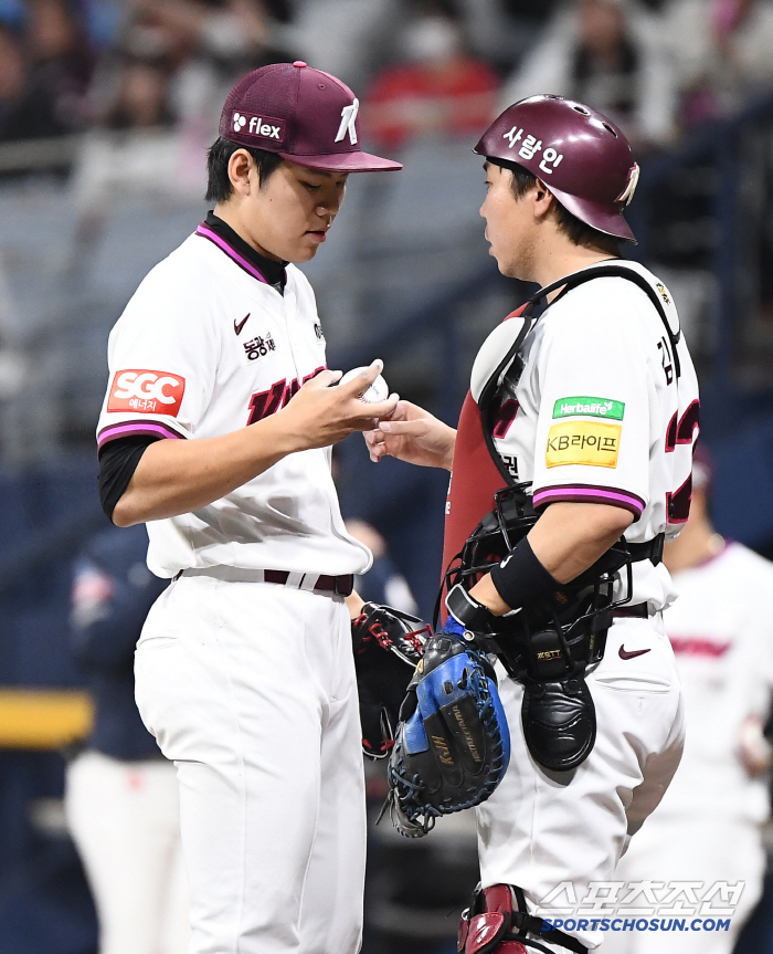 Hanwha, which can't even tell that 7.8 billion FA is sluggish, and Kiwoom, which continues to come out as pitchers with 0 wins and 7 losses, is the importance of starting
