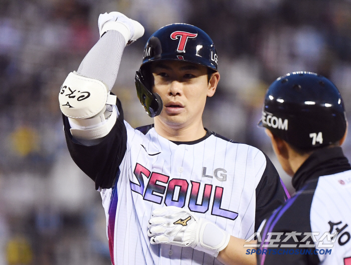 He had 10 hits in 22 games as if he was eating 11 times. 0 times during 14 games. When will LG's exciting lineup, which endured home runs, return?