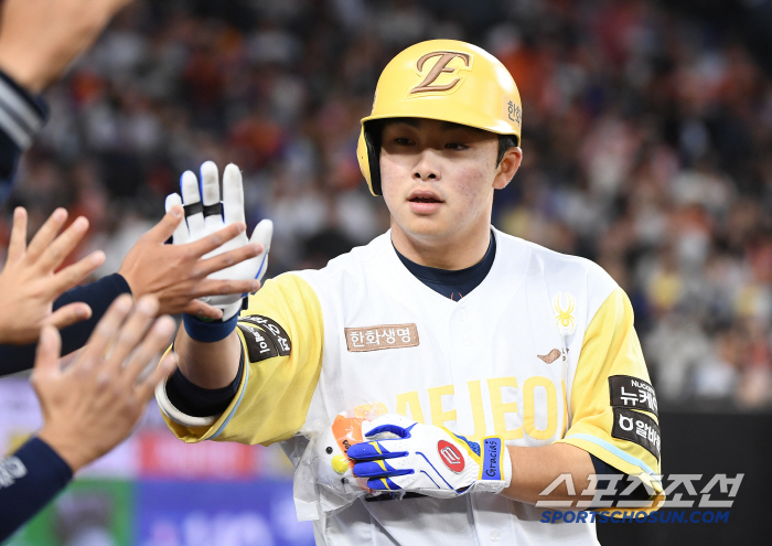 Helped me to my home stadium...Home run explosion in two days → Personal career high! I can't give up 9 consecutive wins for the first time in 20 years