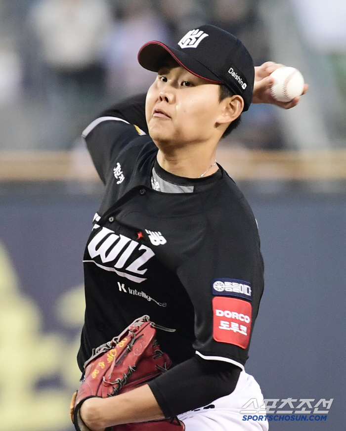 I don't want zero. Still, there are six ERAs in the one-point range. 1.82 In 15 years since Ryu Hyun-jin. The possibility of the birth of the second one point in the 2000s is 