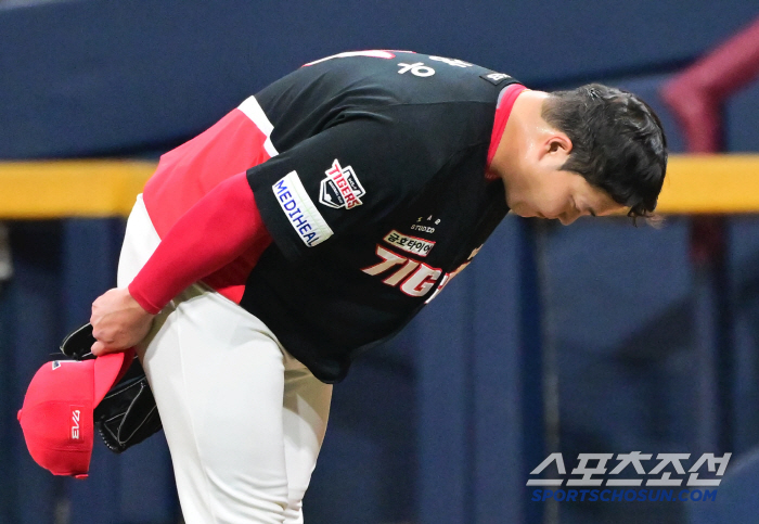 I'm sorry and thank you Jo Sang-woo bowed his head even after recording a scoreless hold, and greeted his fans in 90 degrees at Gocheok (Goguk site)