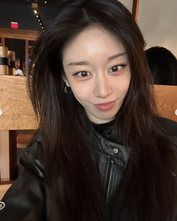 Jiyeon, Beyoncé met...After divorcing Hwang Jae-gyun, his half-faced surprise