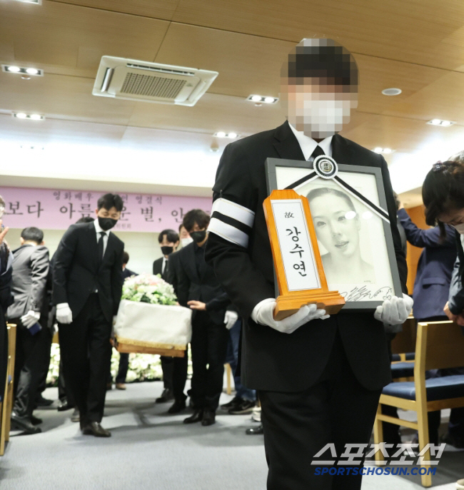 Kang Suyeon's 3rd anniversary...