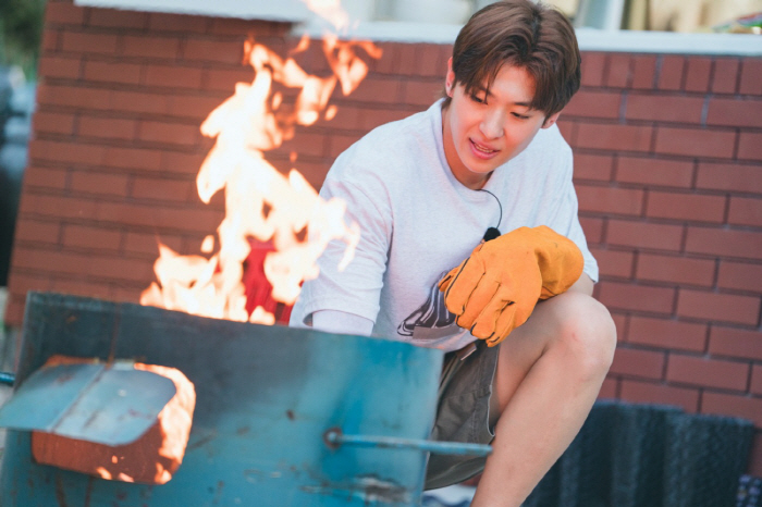 Lee Jaewook is nervous? Unni's direct delivery from the mountain. The original youngest member, Dex, is coming up