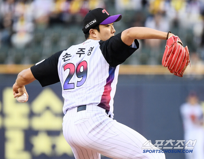 Lee Jung-yong, the ace of Yum Gallyang's official Sangmu, will return to his position as the sixth starter. Resting will be a welcome addition to the existing selection
