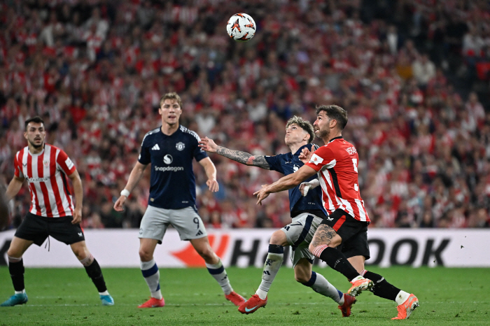Tottenham has become a nuisance club because of a change in the kickoff time of Manchester United Chelsea and a change in the schedule against Aston Villa