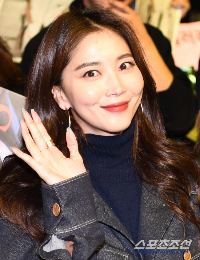 Oh Yoon-ah, 'The second generation is my daughter. 'Please don't curse when you give birth.' (Because I'm a solo artist) 