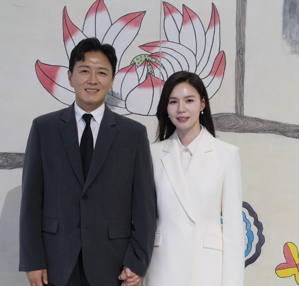 Park Si-eun ♥ Jin Tae-hyun confesses to fighting thyroid cancer..I have to do surgery. I'm worried about my wife