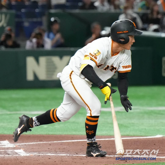 Rookie, who bowed his head even after his first professional hit, injured Yomiuri's No. 4 hitter with bad pitches (Min Chang-ki's Japanese baseball)