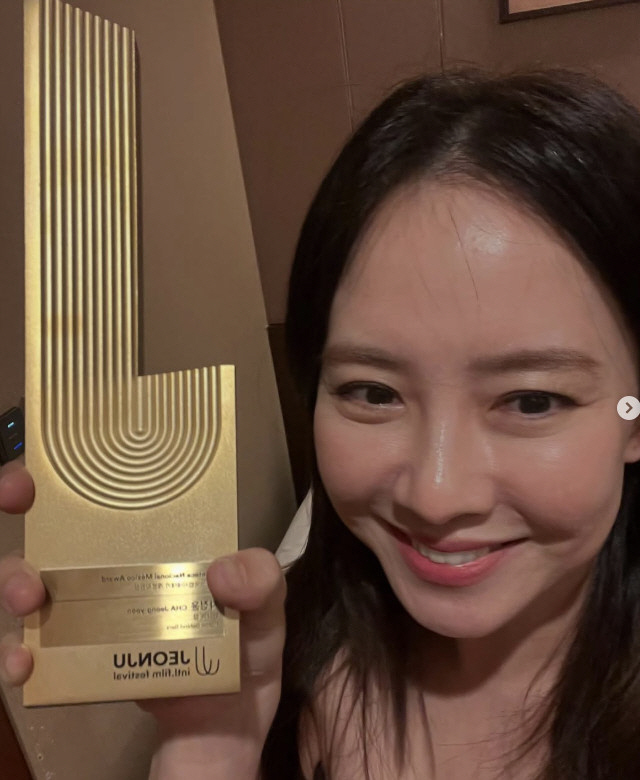 Song Jihyo, I heard that the underwear business was a big hit. I'm so happy about the happy occasion