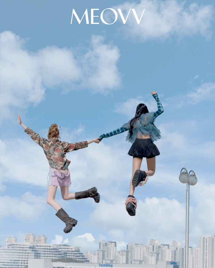 Teddy girl group Miyao took off her coolness and wore refreshing clothes! Reveal the second concept photo