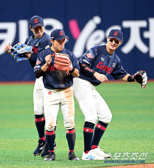 You're precious, so first base diving → Don't hurt your little brother's heart that's full of regrets. 